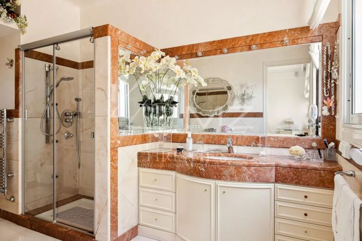 Image No.10-Appartement de 4 chambres à vendre à Cannes