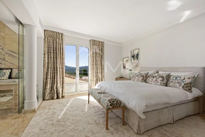 Image No.10-7 Bed House for sale