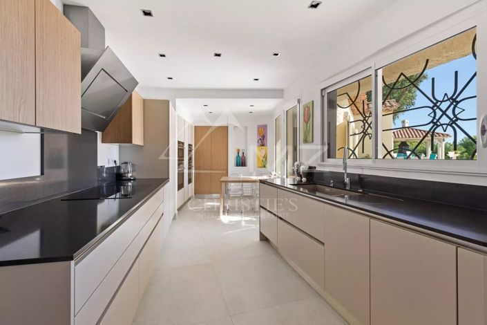 Image No.9-7 Bed House for sale