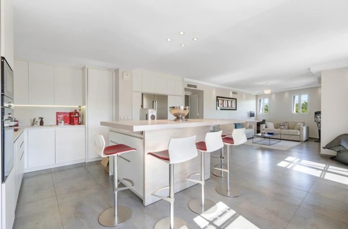 Image No.3-3 Bed Apartment for sale