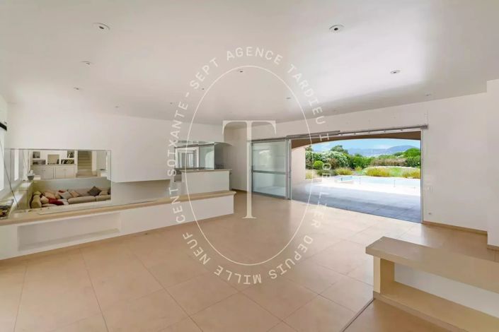 Image No.3-4 Bed House for sale