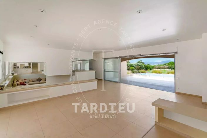 Image No.3-4 Bed House for sale