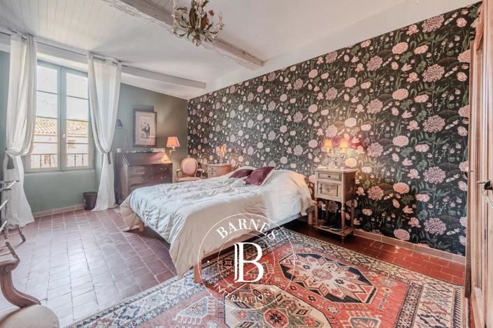 Image No.17-8 Bed House for sale