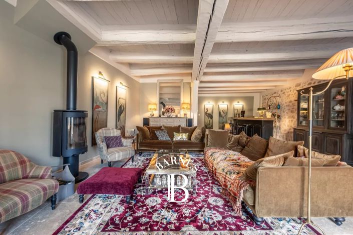 Image No.5-8 Bed House for sale