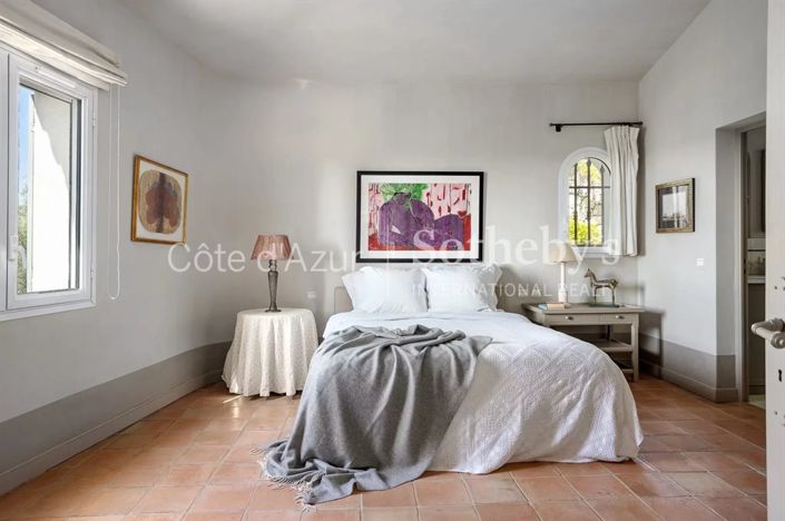 Image No.5-3 Bed Property for sale
