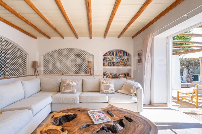 Image No.17-7 Bed House for sale