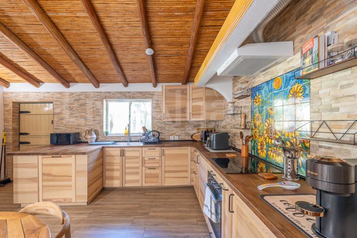 Image No.21-7 Bed House for sale