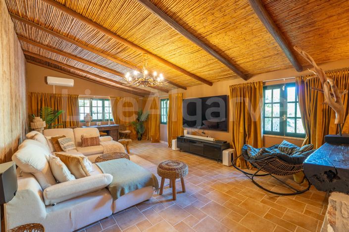 Image No.22-7 Bed House for sale