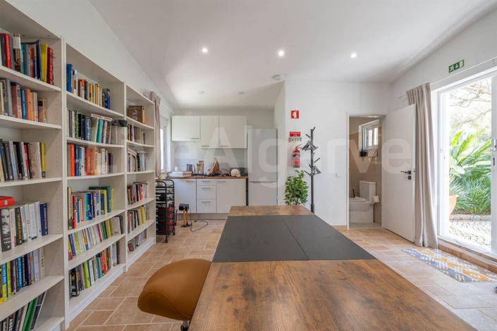 Image No.37-7 Bed House for sale