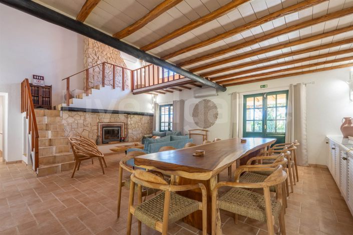 Image No.7-7 Bed House for sale