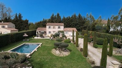 1 - Noves, Propriété