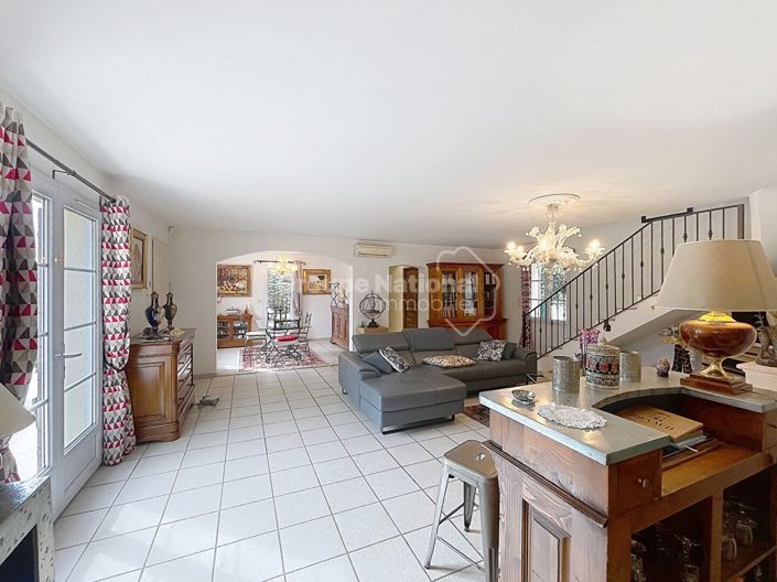 Image No.5-4 Bed Property for sale
