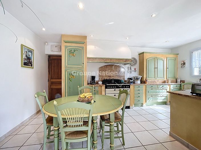Image No.7-4 Bed Property for sale