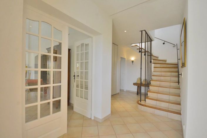 Image No.12-4 Bed House for sale