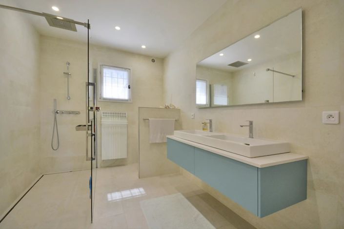 Image No.24-4 Bed House for sale