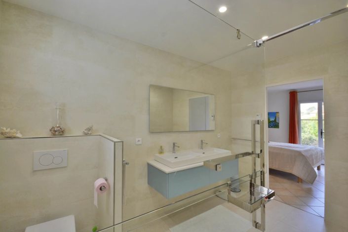 Image No.25-4 Bed House for sale