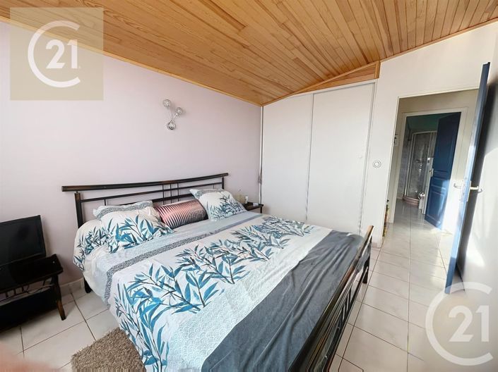 Image No.23-2 Bed House for sale