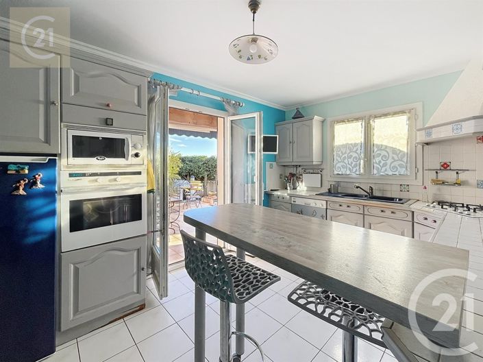 Image No.4-2 Bed House for sale