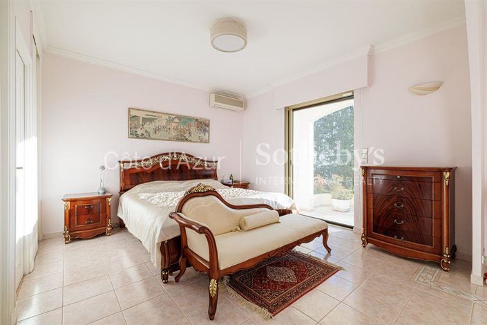Image No.10-Propriété de 6 chambres à vendre à Nice