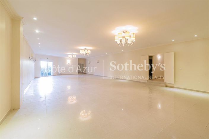 Image No.19-Propriété de 6 chambres à vendre à Nice