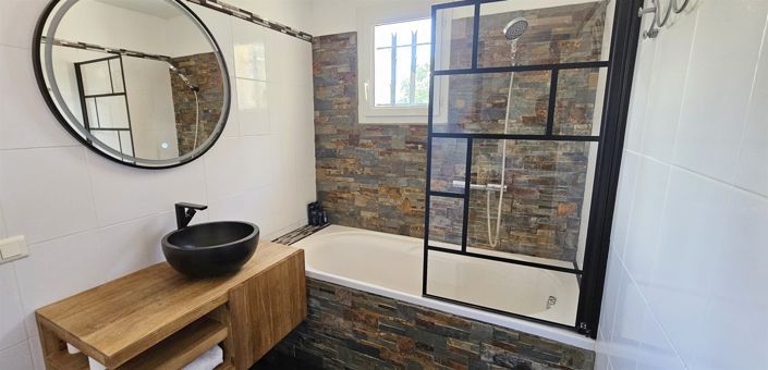 Image No.17-5 Bed House for sale