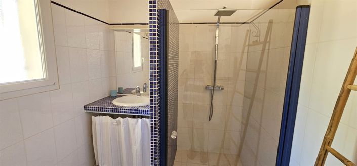 Image No.21-5 Bed House for sale