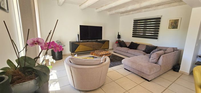 Image No.9-5 Bed House for sale