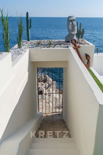 Image No.18-4 Bed Property for sale