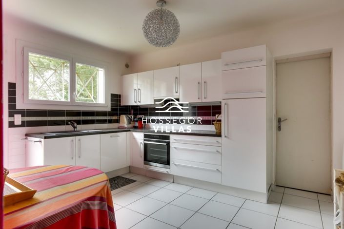 Image No.9-5 Bed House for sale