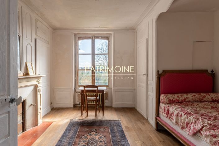 Image No.13-9 Bed Property for sale