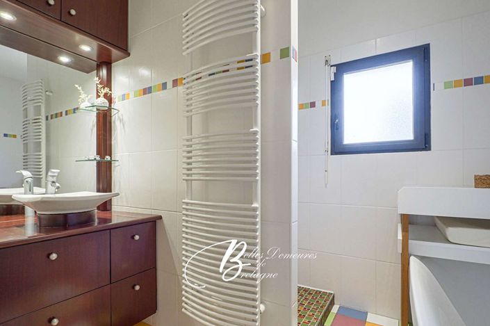 Image No.12-5 Bed House for sale