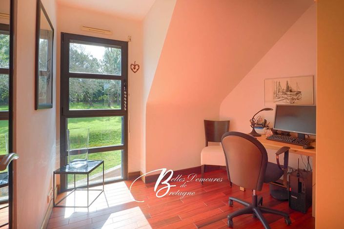 Image No.15-5 Bed House for sale