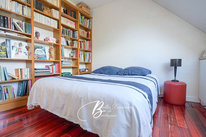 Image No.17-5 Bed House for sale