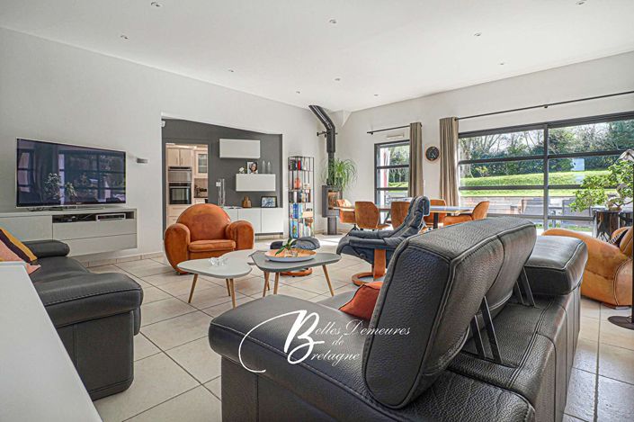 Image No.6-5 Bed House for sale