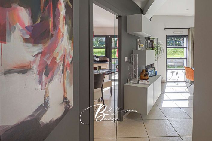 Image No.7-5 Bed House for sale