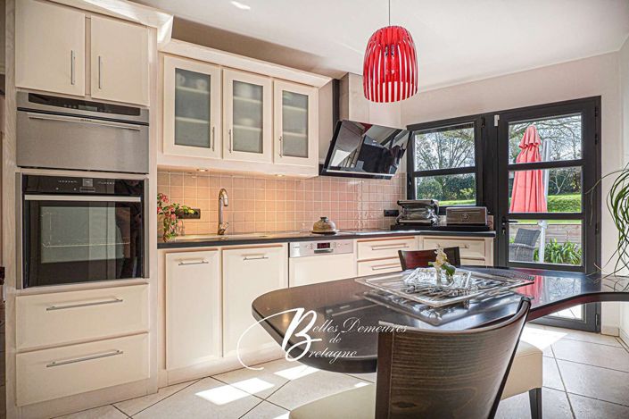 Image No.9-5 Bed House for sale