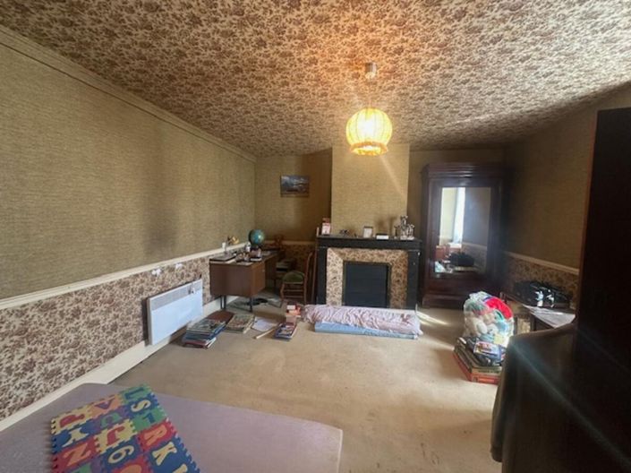 Image No.10-3 Bed House for sale