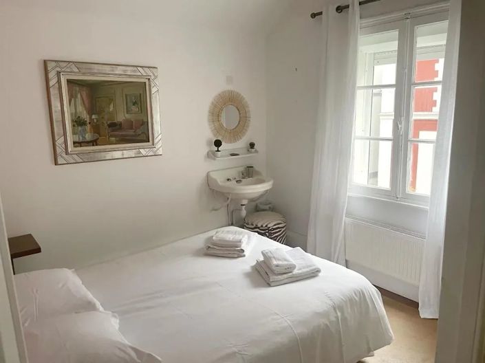 Image No.20-4 Bed House for sale