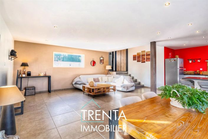 Image No.10-3 Bed House for sale