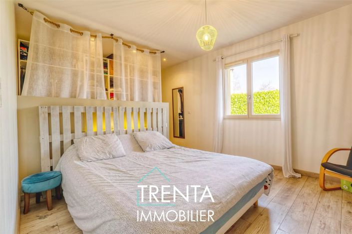 Image No.9-3 Bed House for sale