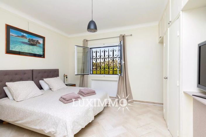 Image No.11-5 Bed House for sale