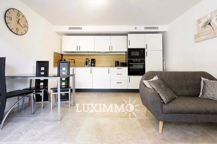 Image No.12-5 Bed House for sale