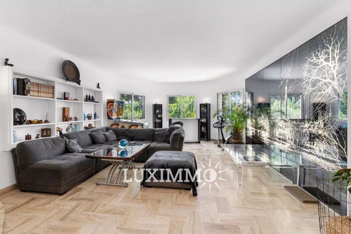 Image No.4-5 Bed House for sale