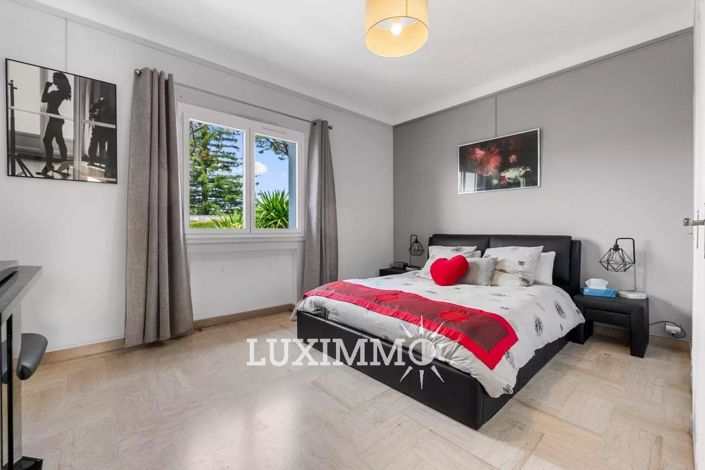 Image No.9-5 Bed House for sale