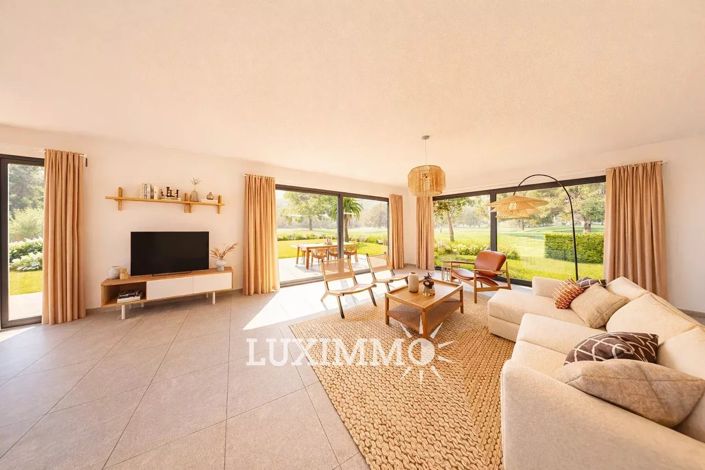 Image No.2-4 Bed House for sale