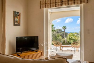 1 - Saint-Raphael, House