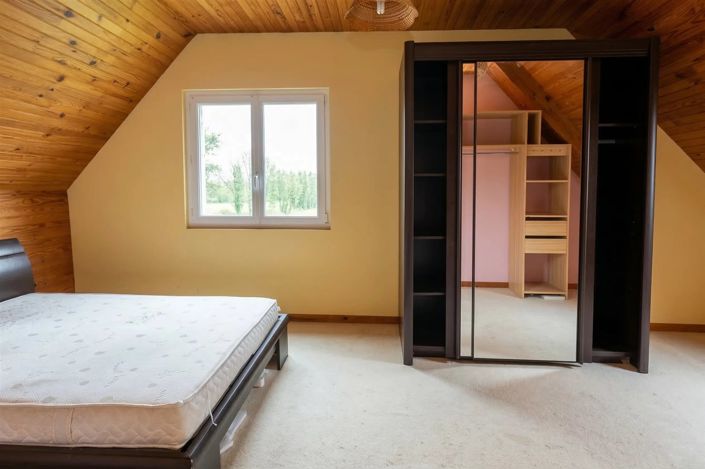 Image No.9-3 Bed House for sale