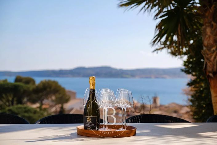 Image No.2-4 Bed House for sale