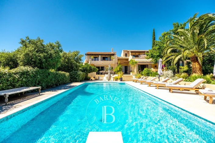 Image No.2-8 Bed House for sale