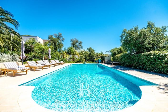 Image No.4-8 Bed House for sale